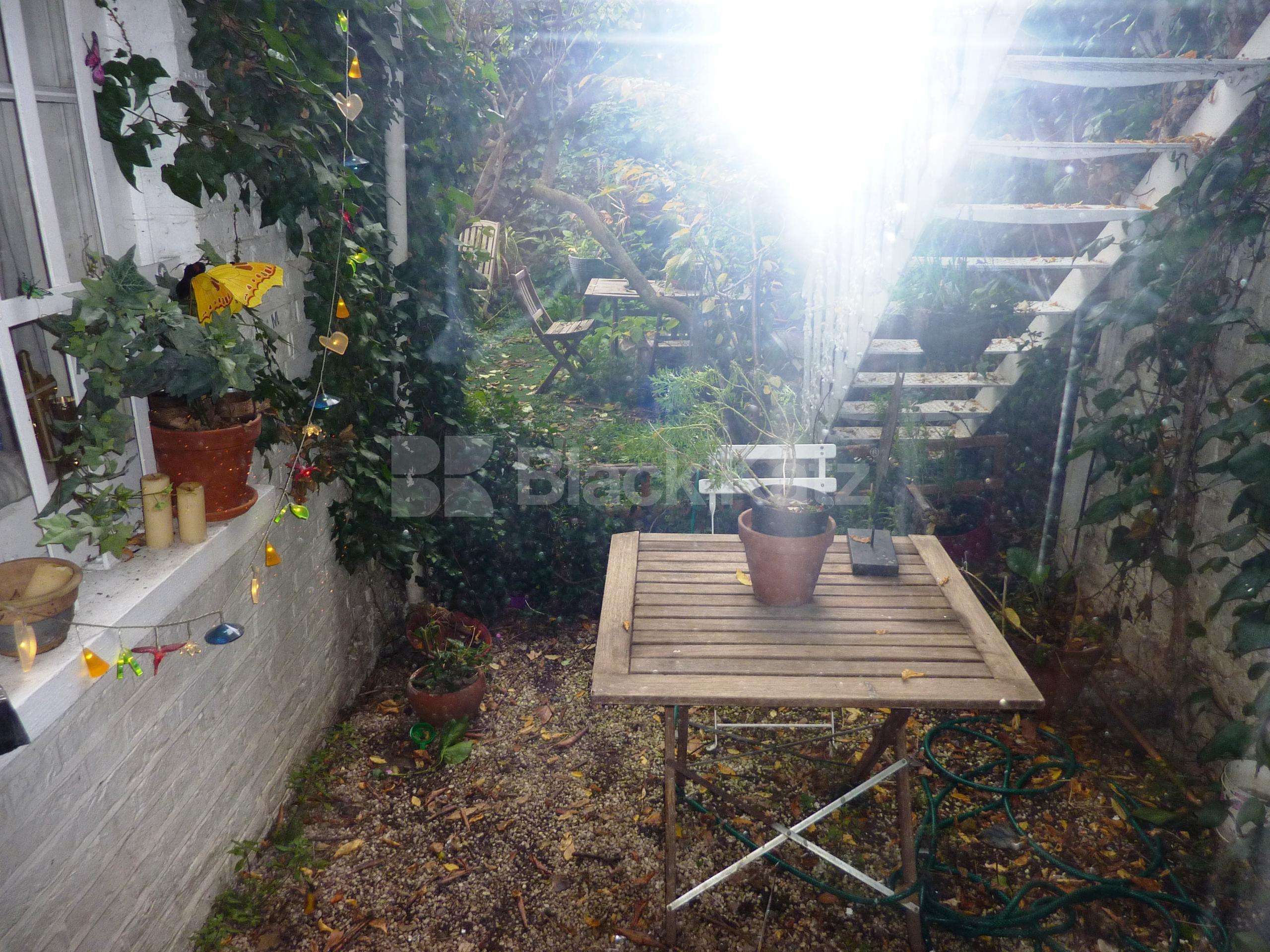 			NEW INSTRUCTION!, 2 Bedroom, 1 bath, 1 reception Flat			 St Lukes Road, PORTOBELLO/WESTBOURNE PARK  W11